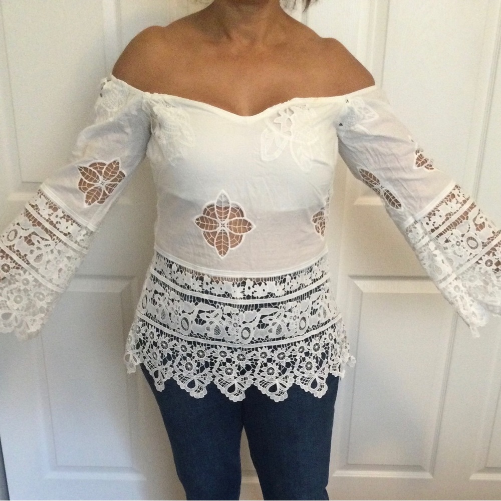 White Blouse size M, like new! Make an offer.